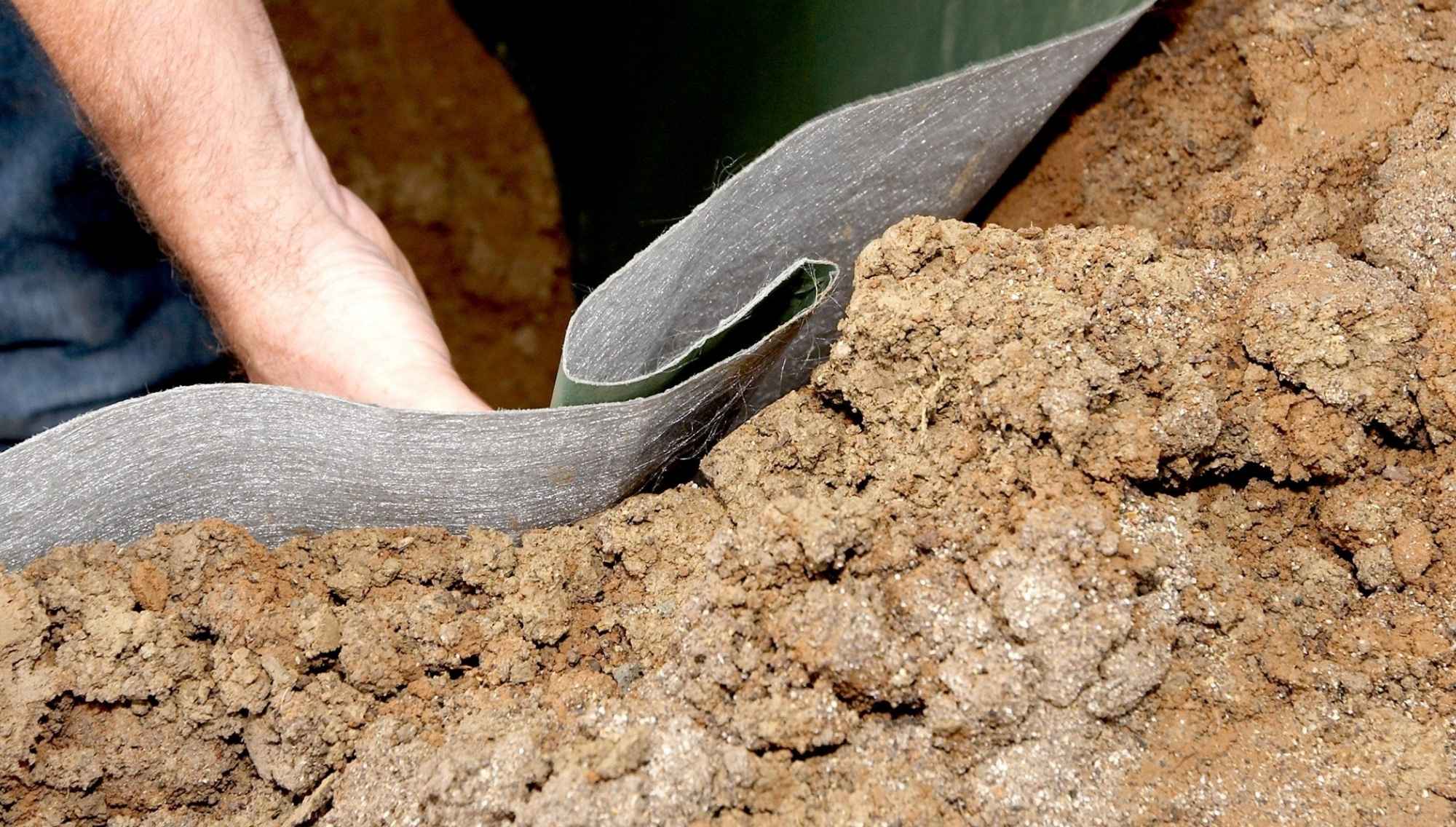 DuPont Plantex RootBarrier barijera za korenje vertikalno ugradjena u zemlju